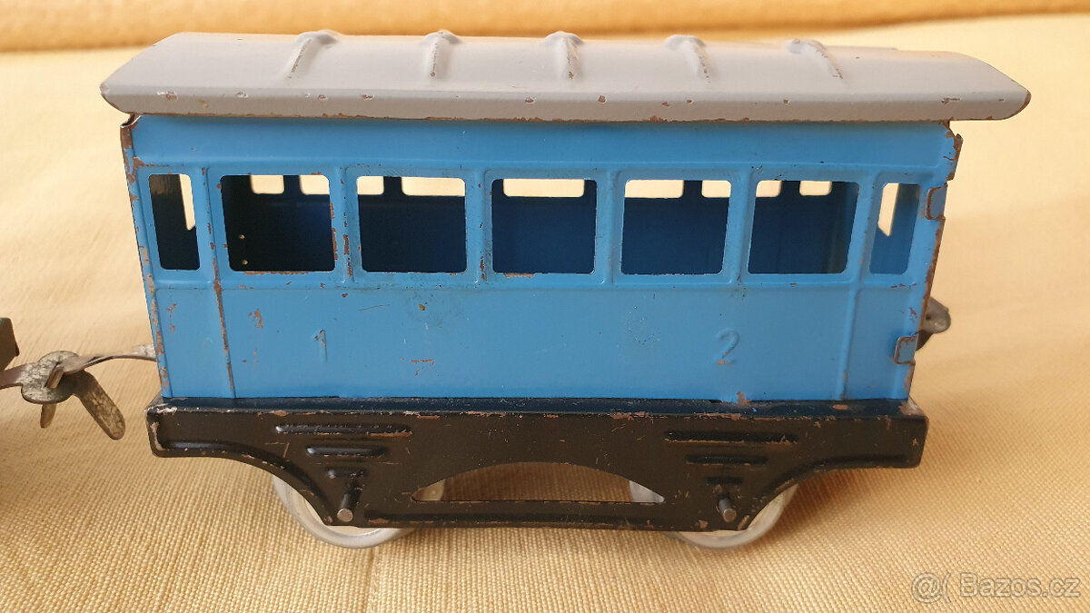 Plechový vlak IGRA s kolejemi 60 let starý - 6