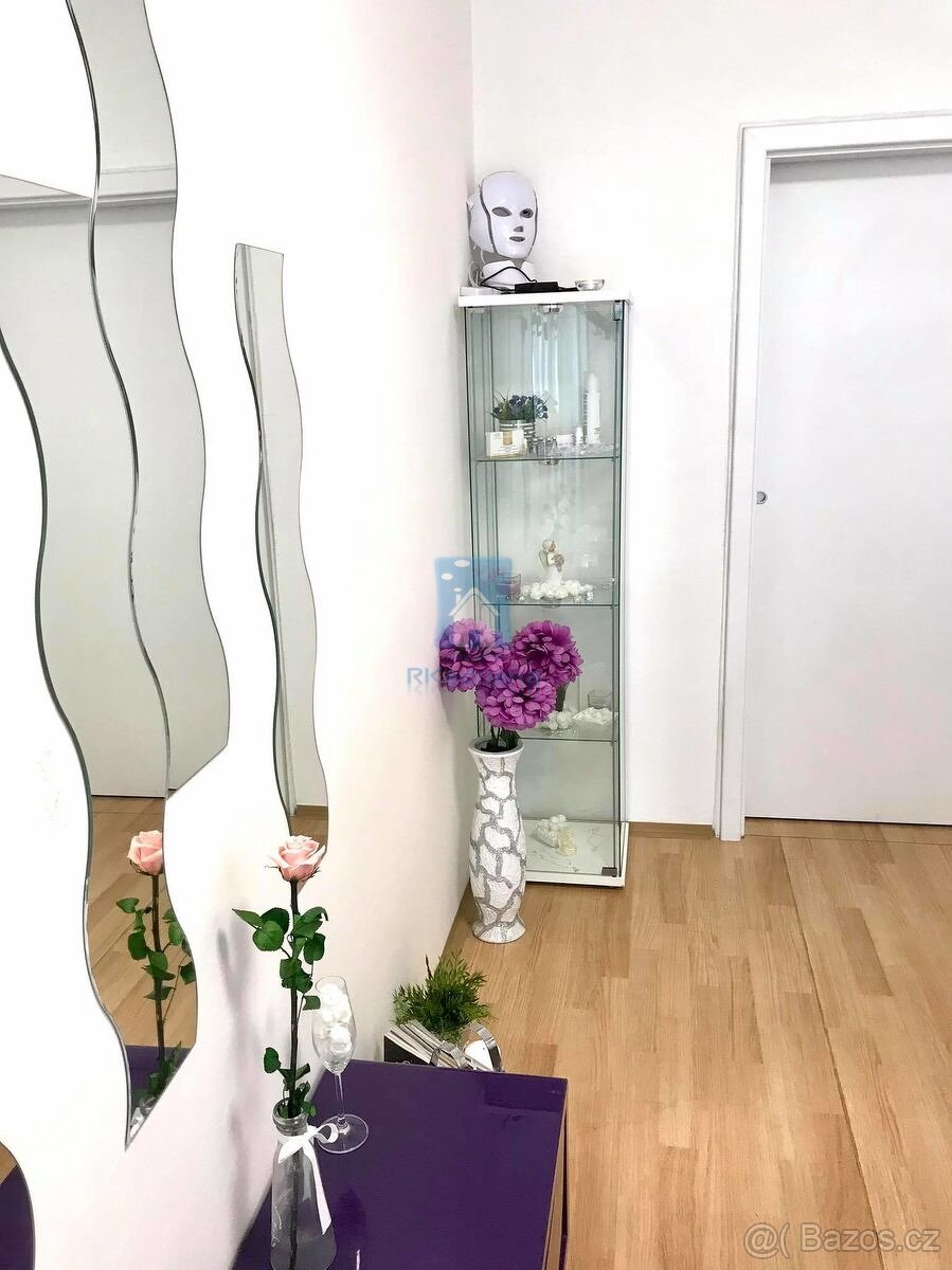 Pronájem sdílené místnosti v kosmetickém salonu Praha 5 - Sm - 6