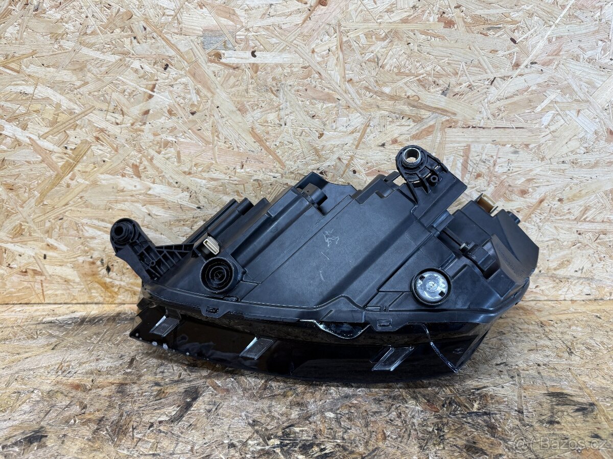 PRAVÝ PŘEDNÍ FULL LED SVĚTLOMET ŠKODA FABIA 4 - 6