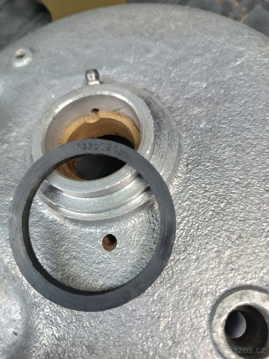 Brzdové pakny brzdový štít střed kola buben květák Ural M72 - 6