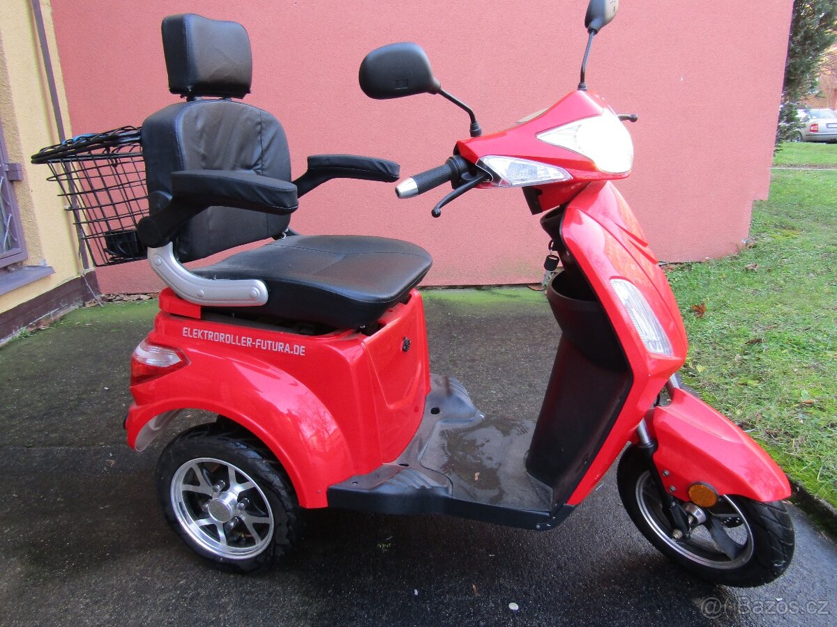 Invalidní vozík. Tříkolka - 6