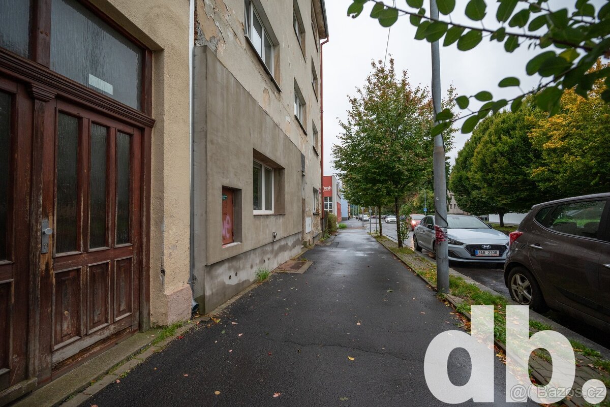 Prodej bytu 1+1 45 m², Karlovy Vary - Stará Role - 6