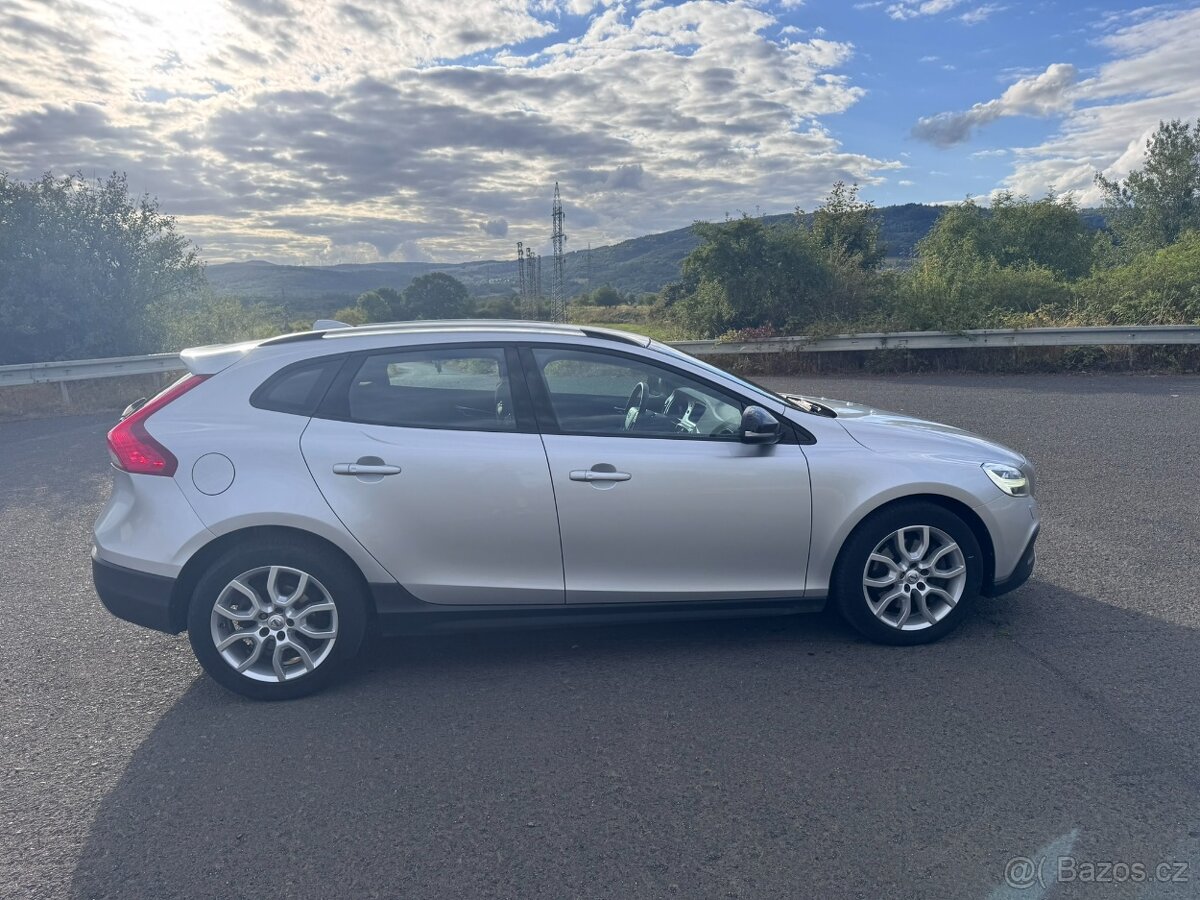 Volvo V 40 Cross Country, originál tažné, nezávisle topení - 6