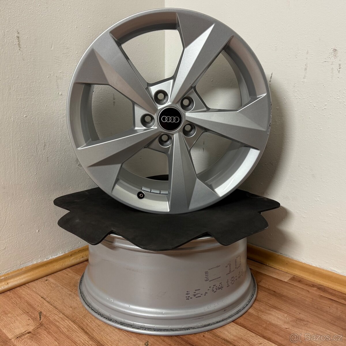 AUDI A3/VW GOLF/ŠKODA OCTAVIA 5x112 R18 ET46 8Jx18 66,6mm - 6