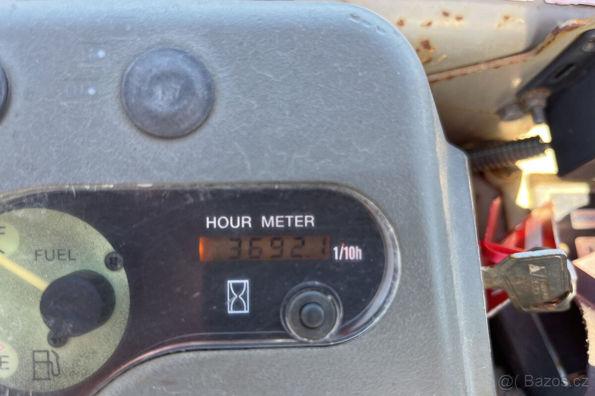 mini bagr yanmar 2,3t - porucha pojezdu 292 000Kč + DPH - 6