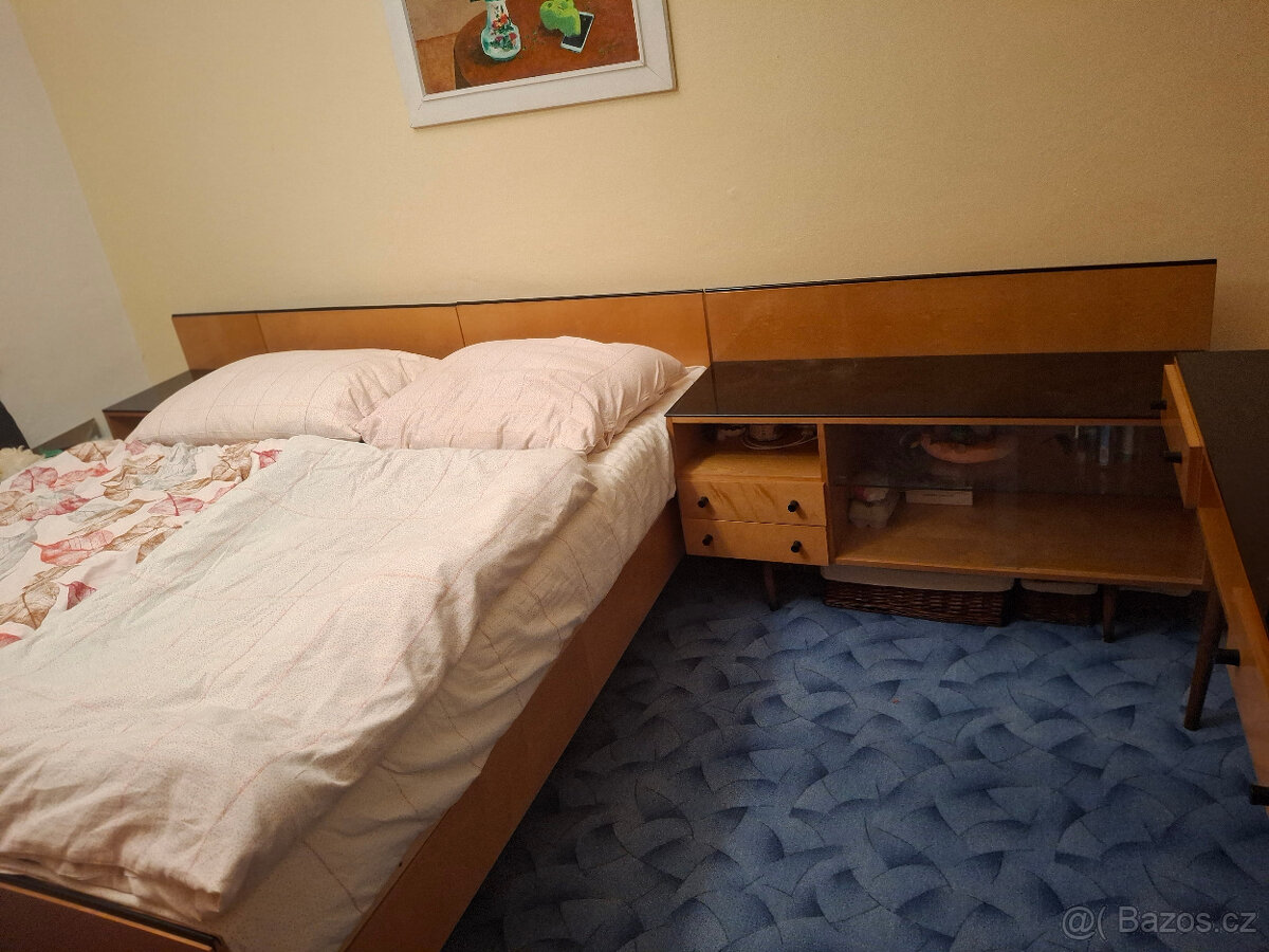 Retro ložnice+stůl a 4 polstrované židle, sekretář - 6