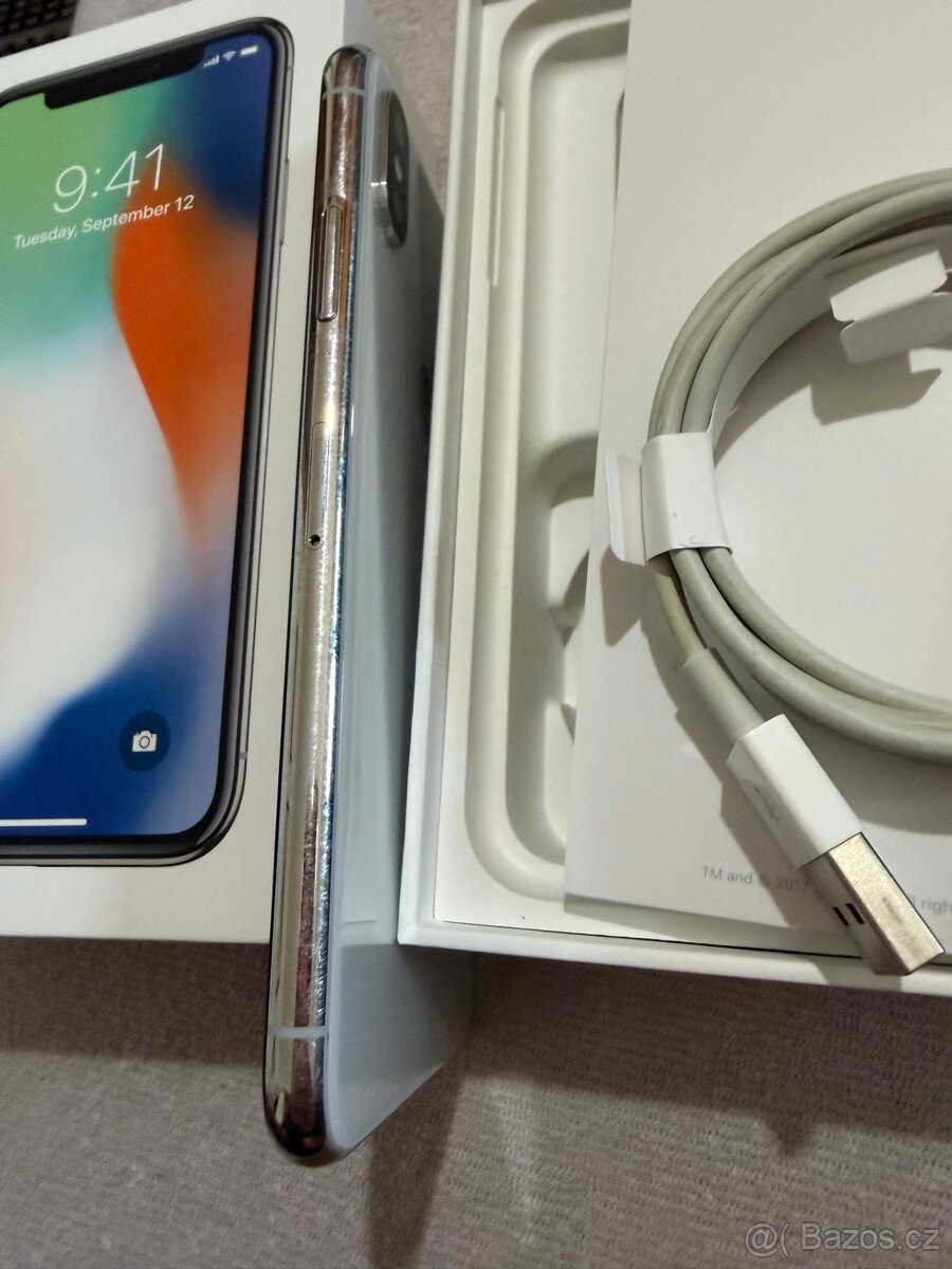 IPhone X 256 GB, velmi dobrý stav, vše funkční, baterie 73% - 6