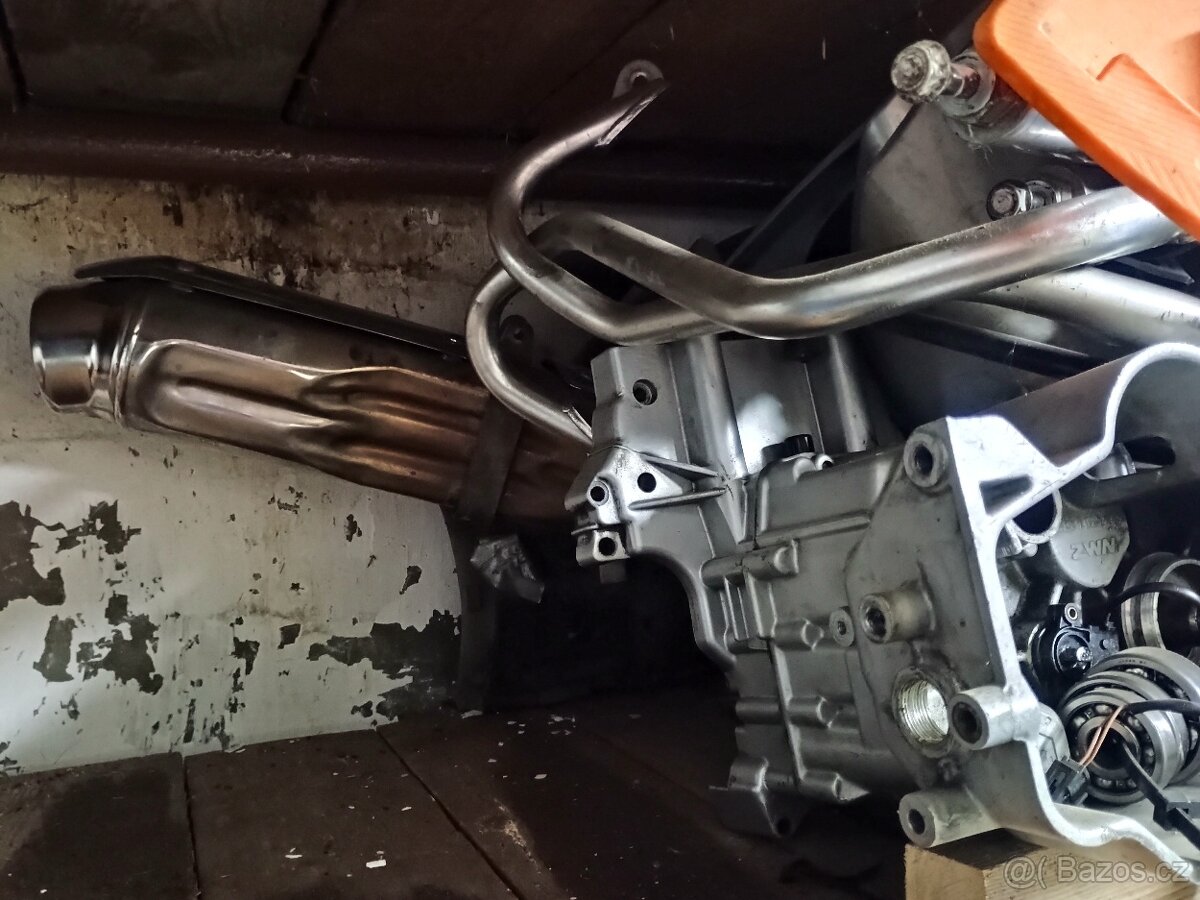 BMW r1100gs díly - 6