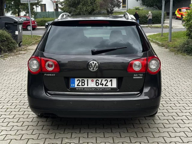 Volkswagen Passat B6 2.0 TDI 103kW 4Motion Kůže Navi Xenony - 6