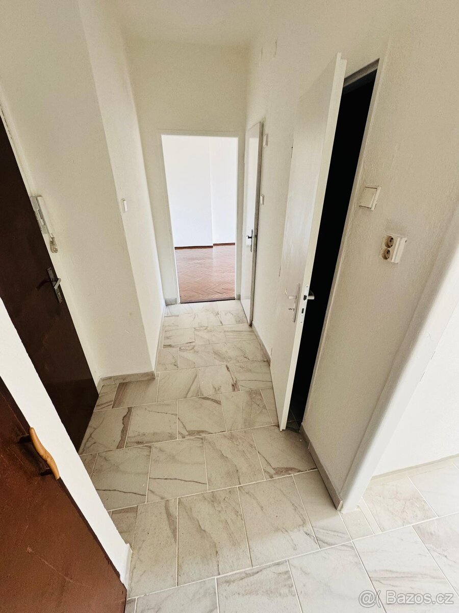 (706) Pronájem, byt 1+1, 33 m, 104, Bukovany - 6