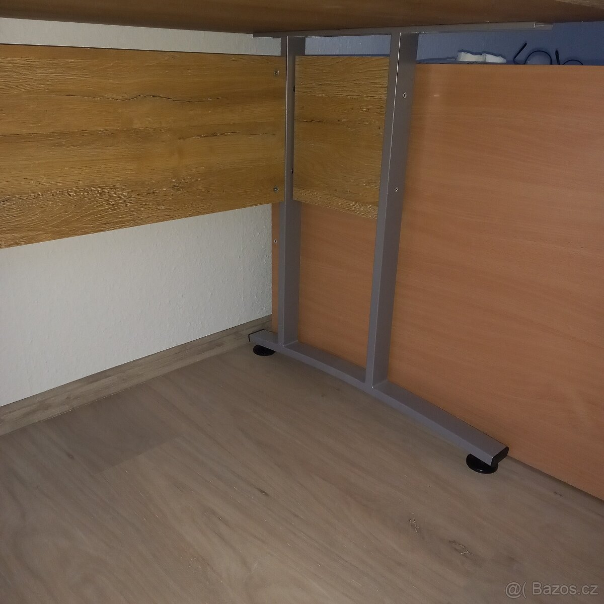 KANCELÁŘSKÝ STŮL - 6