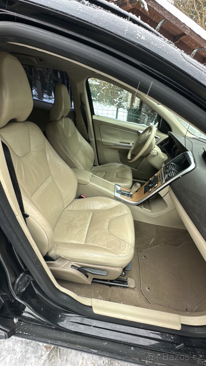 Volvo XC 60 - 6
