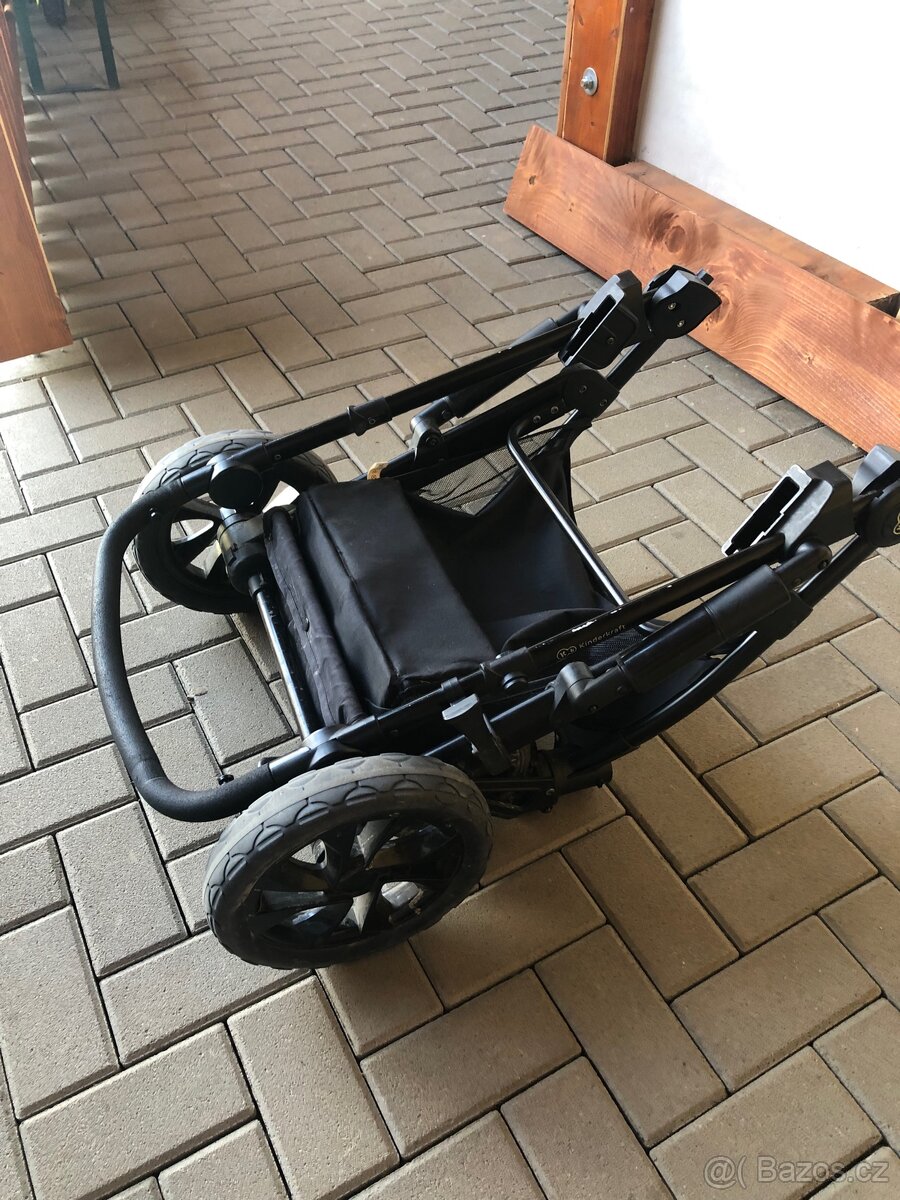 Kočárek + autosedačka - 6