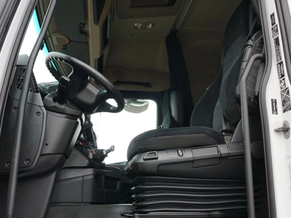 9583 - Mercedes-Benz ACTROS 2645 - 6x2 – Skříň - EURO 6 - 6