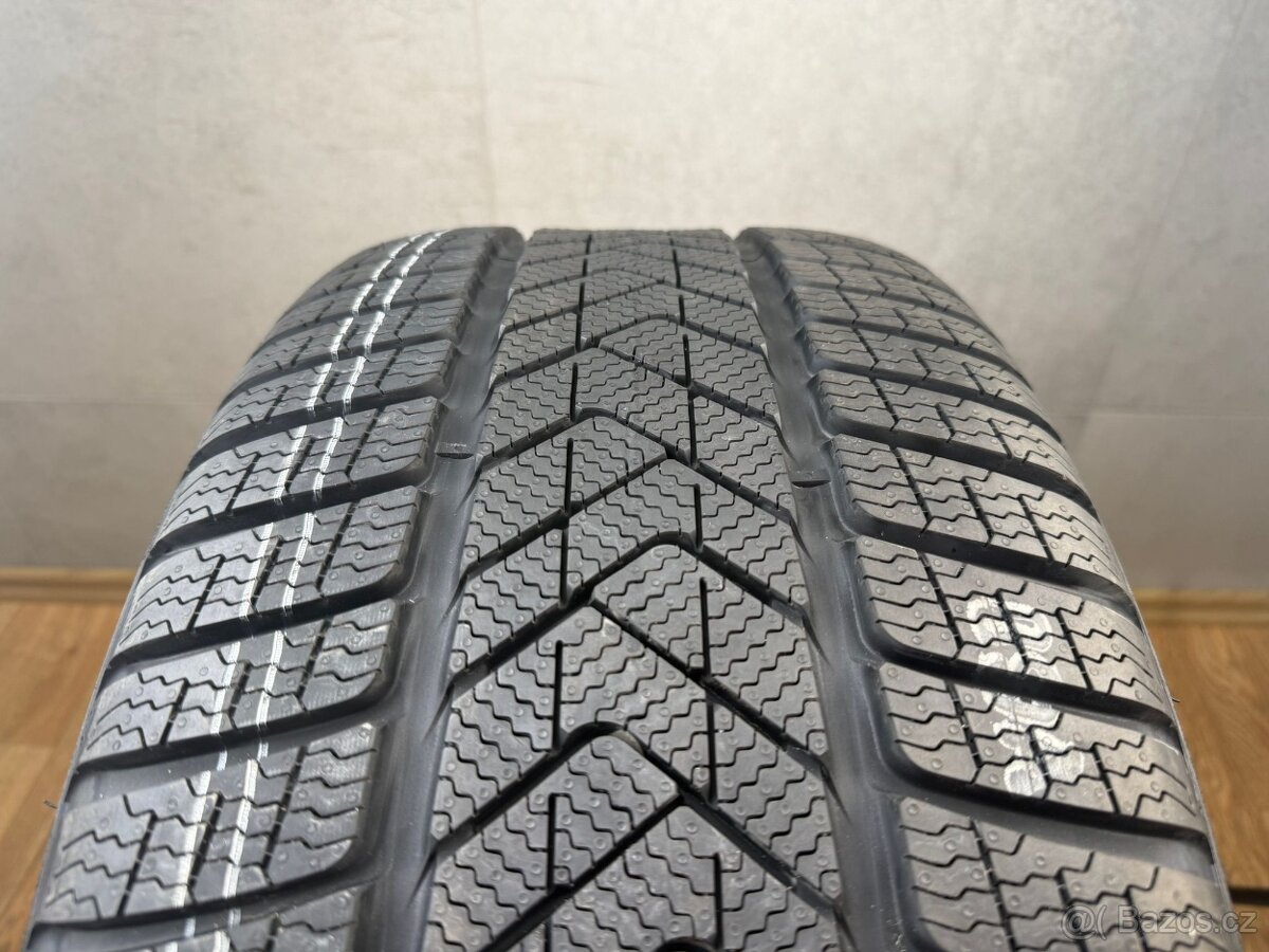 Pneu Pirelli 245/45 R20 Sottozero 3 - zimní - 2 ks - 6