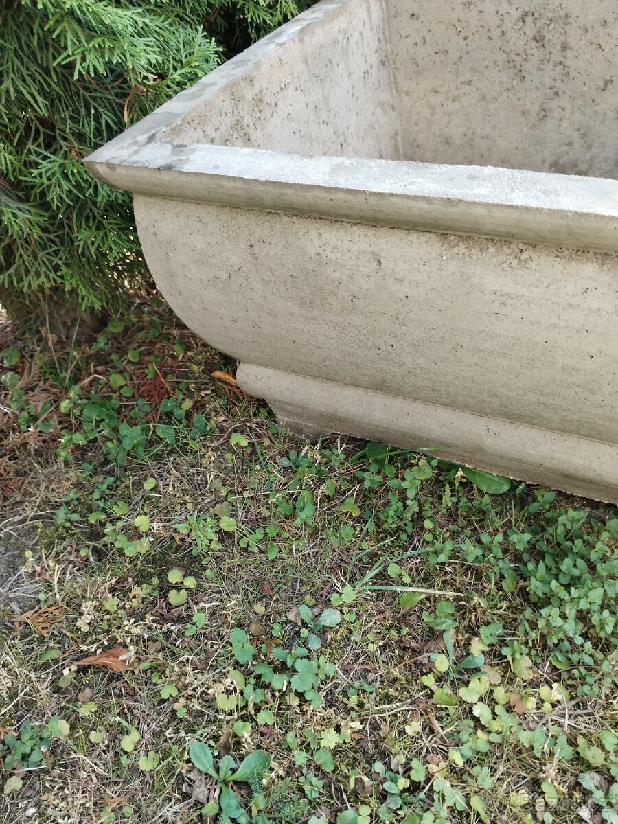 Antický betonový květináč - 6