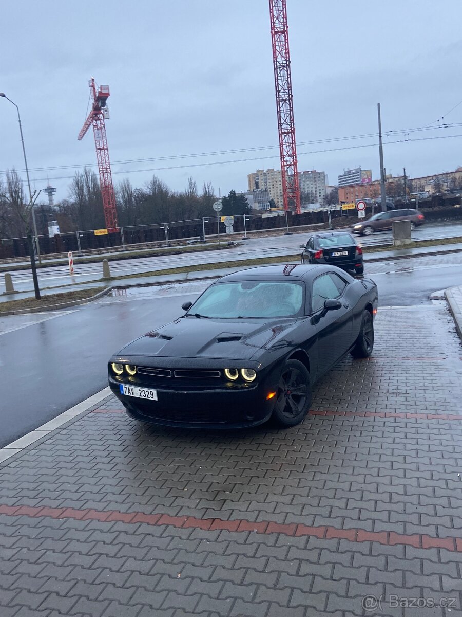 Dodge Challenger 3.6 V6 černé - 6