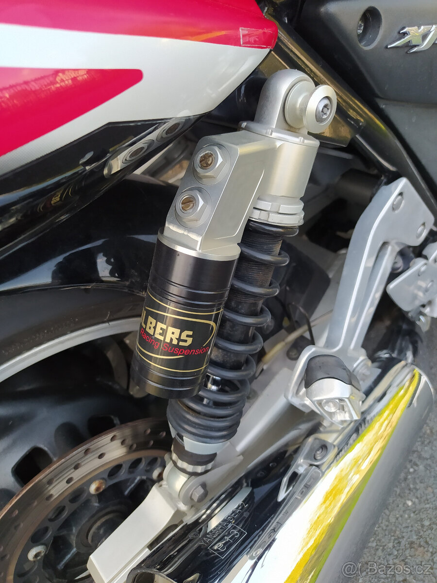 YAMAHA XJR 1300 - 6