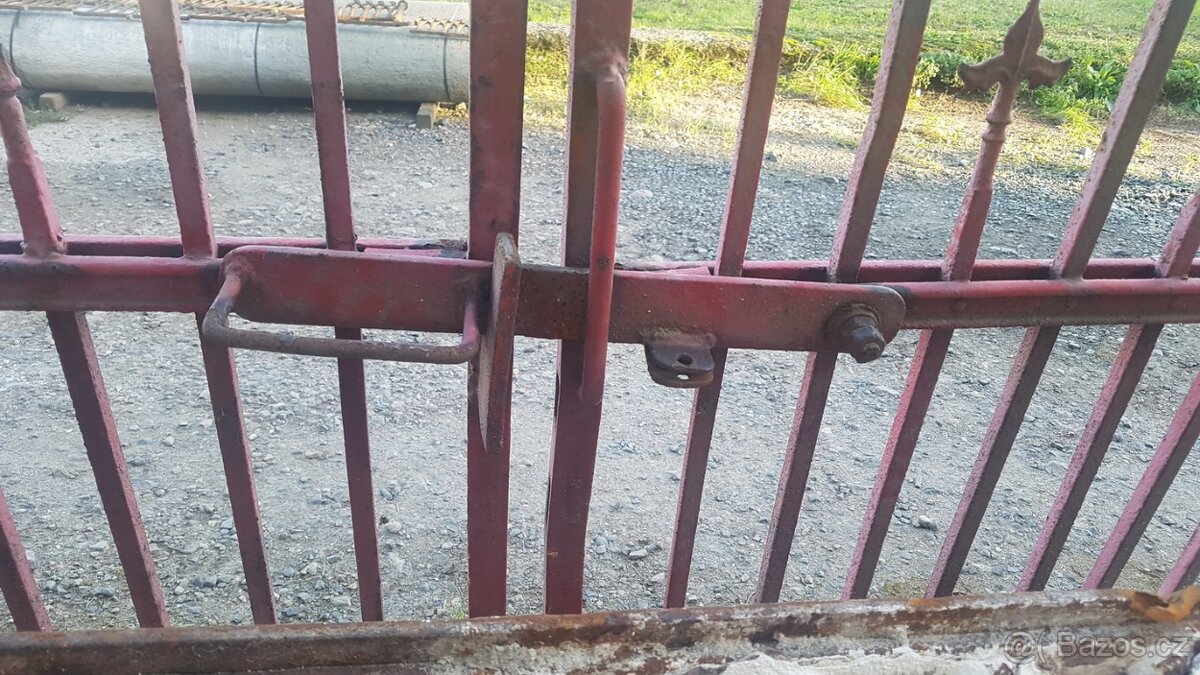 Stará brána s brankou - 6