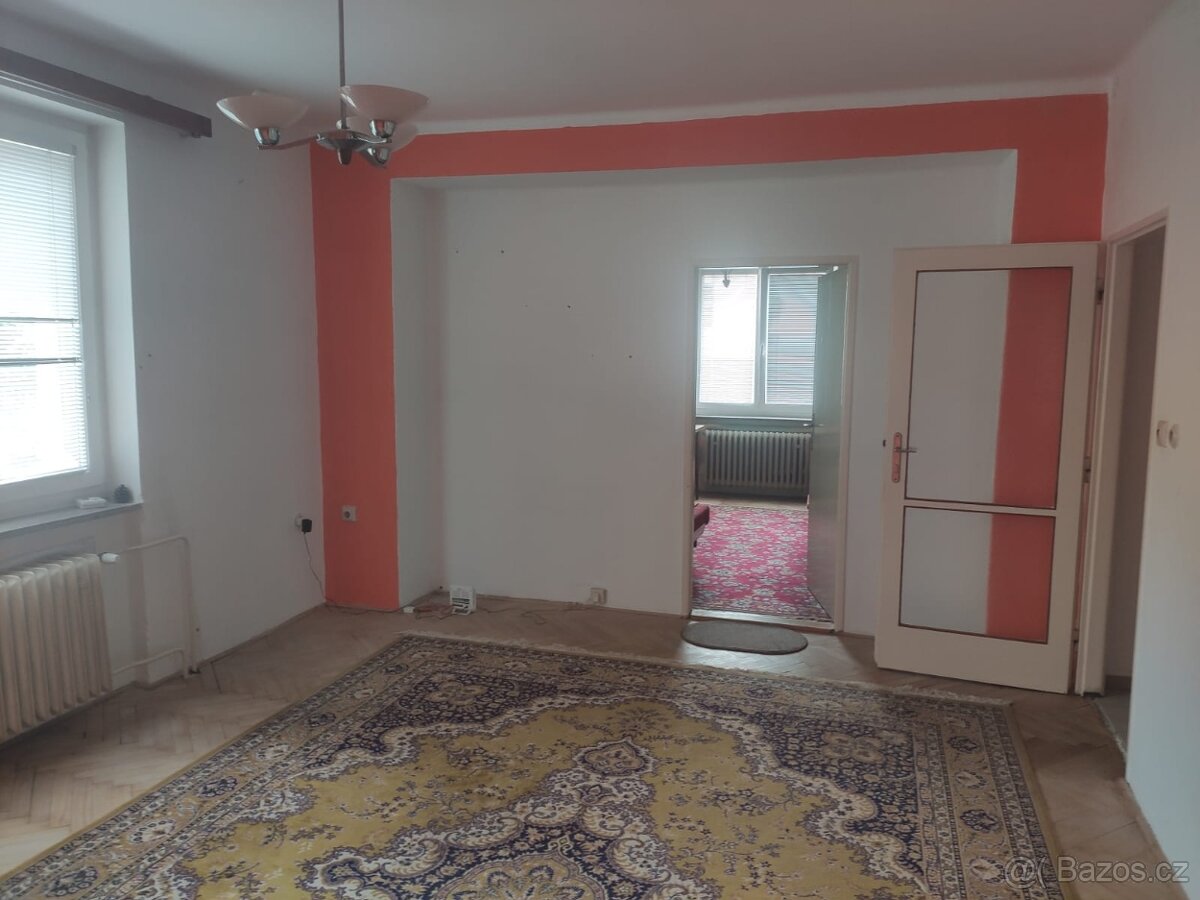 Prostorný byt 3+1, zahrádka a garáž, Železnohorská ulice - 6