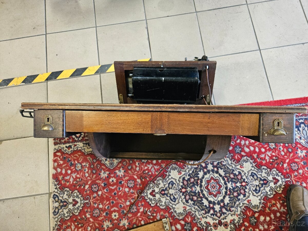 Šicí stroj LADA - 6