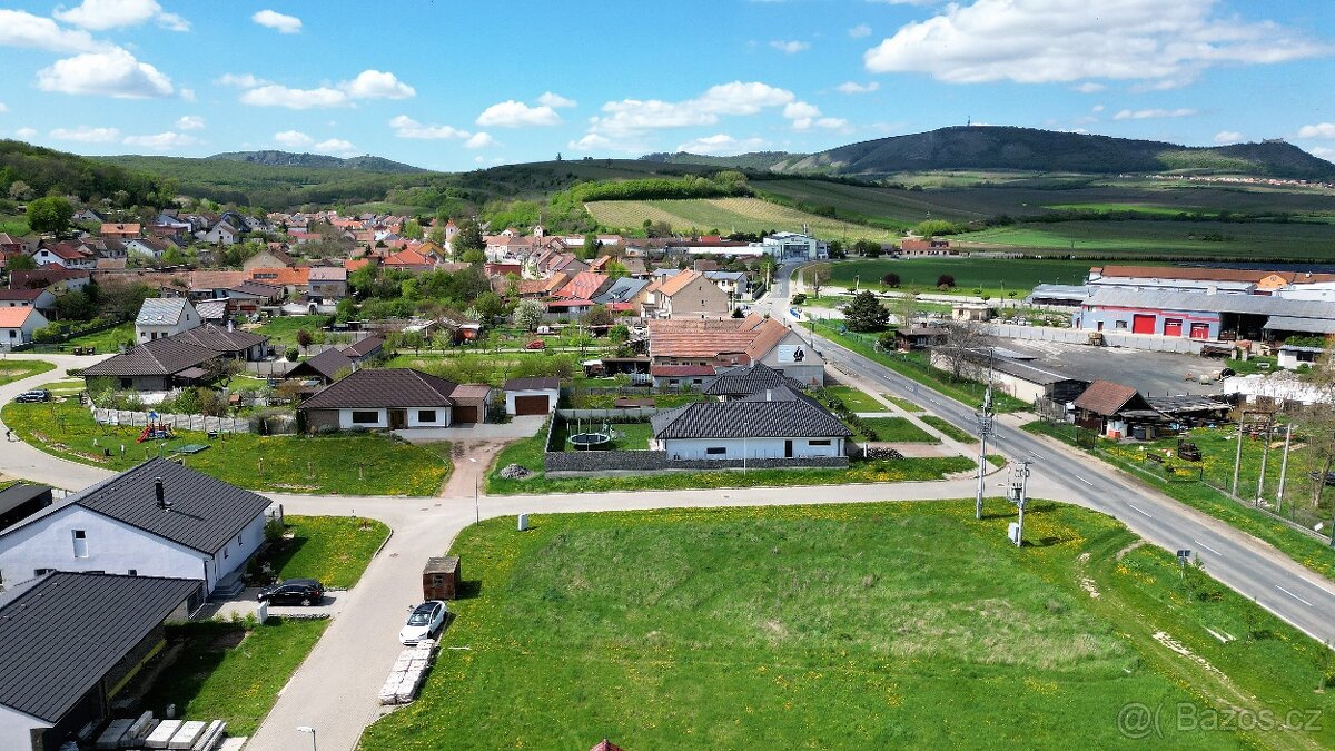 Stavební pozemek o výměře 781m2, v obci Milovice u Mikulova - 6