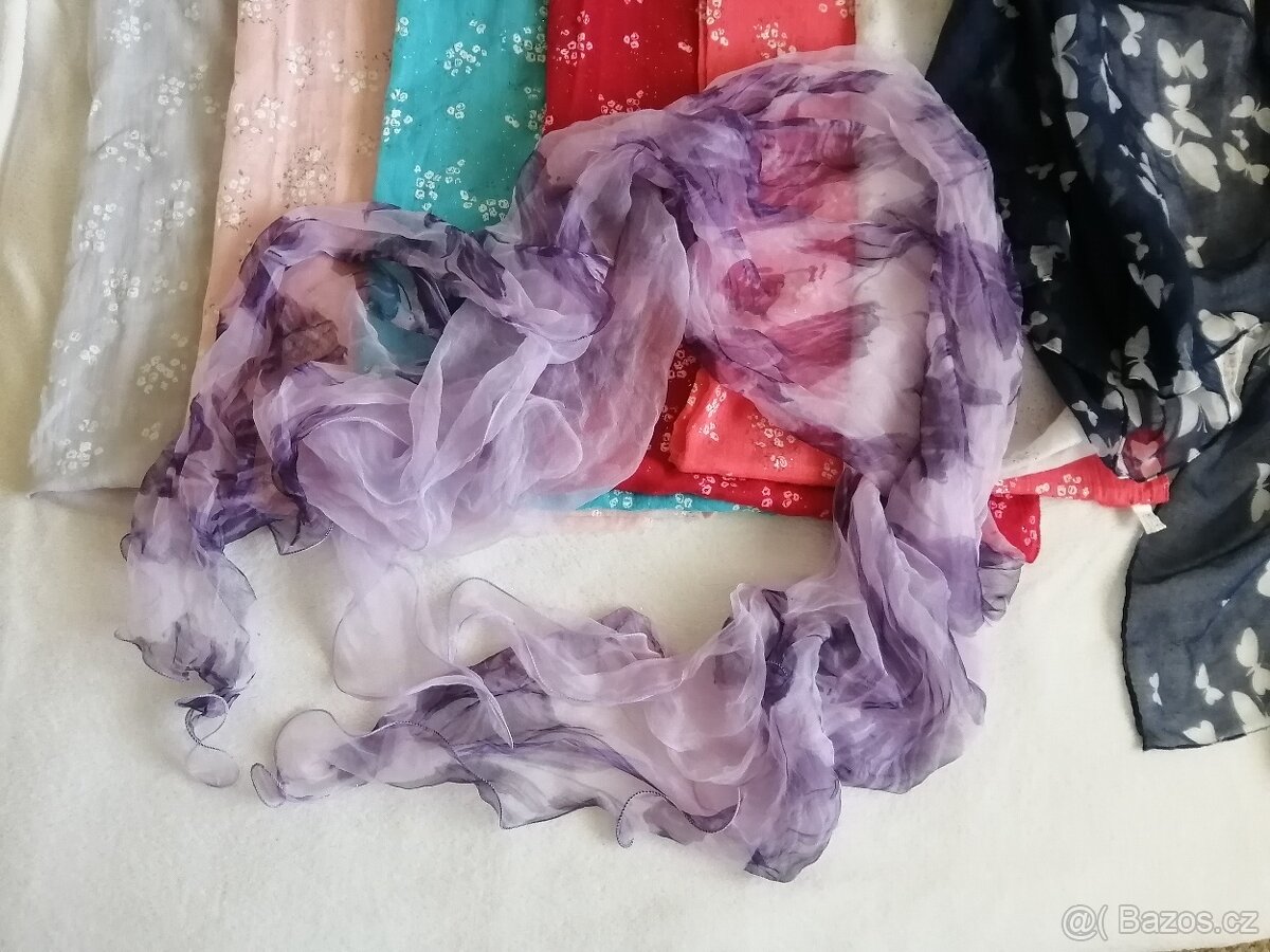 Prodám 54ks oblečení, převážně NOVÉ vel. S - 6