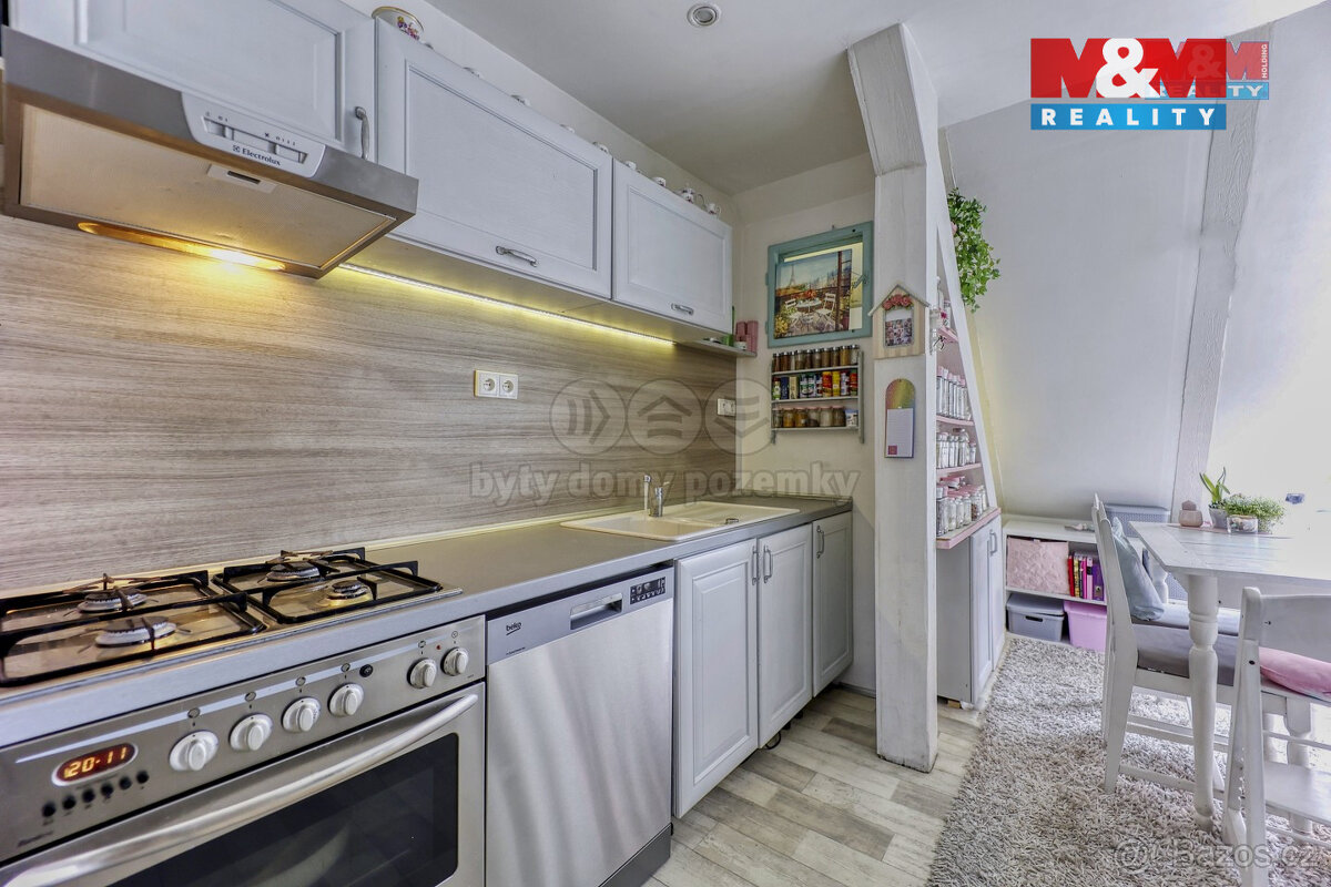 Prodej bytu 2+1, 86 m², Cheb, ul. Dlouhá - 6