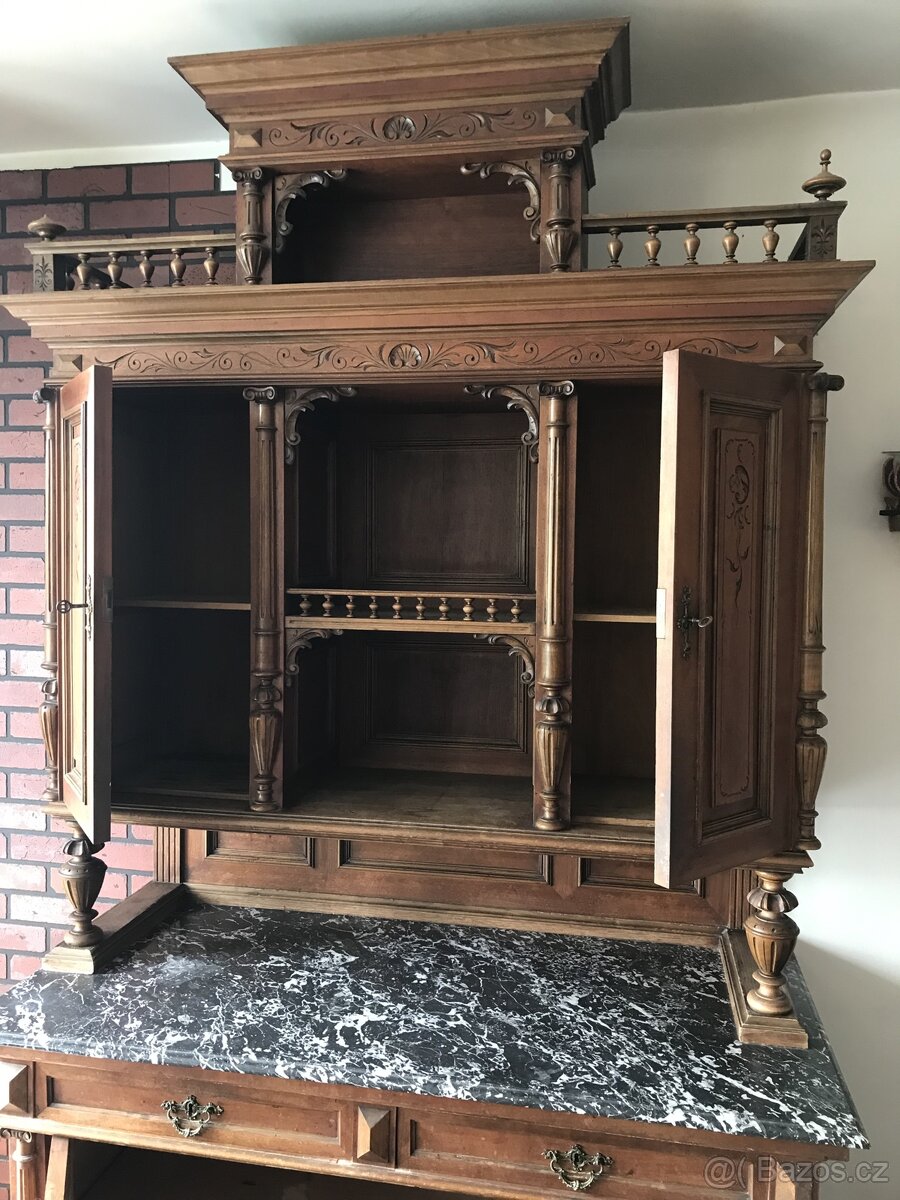 Starožitný kredenc - 6