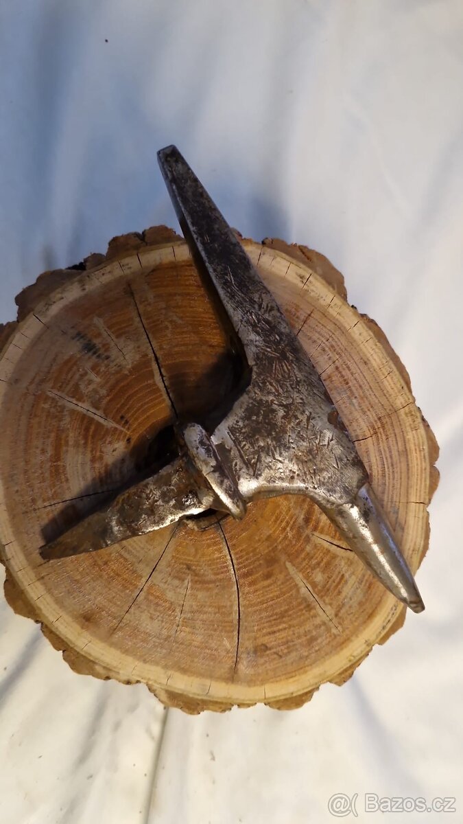 Stará kovadlinka, dřevo není součástí - 6