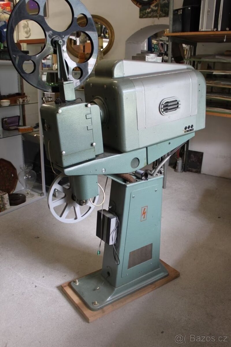 Starožitný projektor Meopta 16mm (2ks) - 6