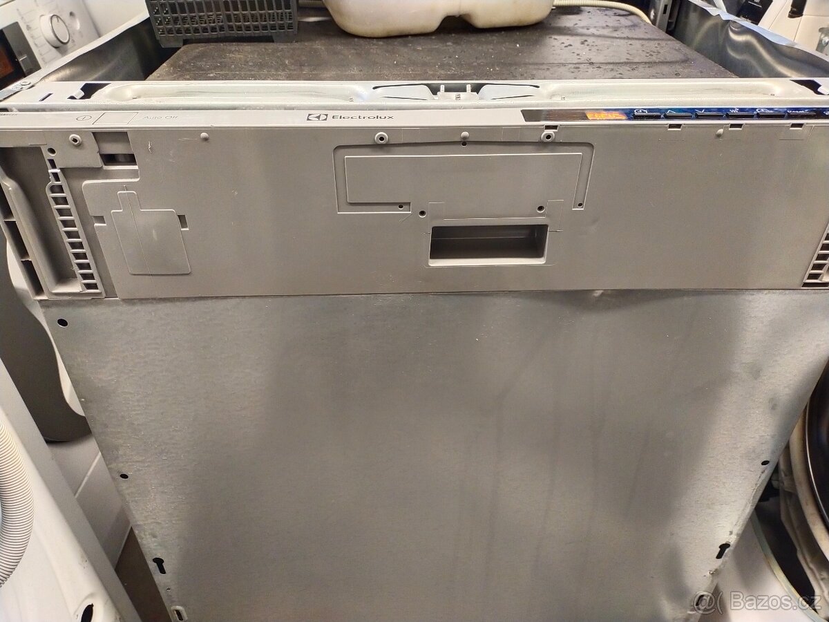 Prodám vestavnou integrovanou myčku Dovezu - 6