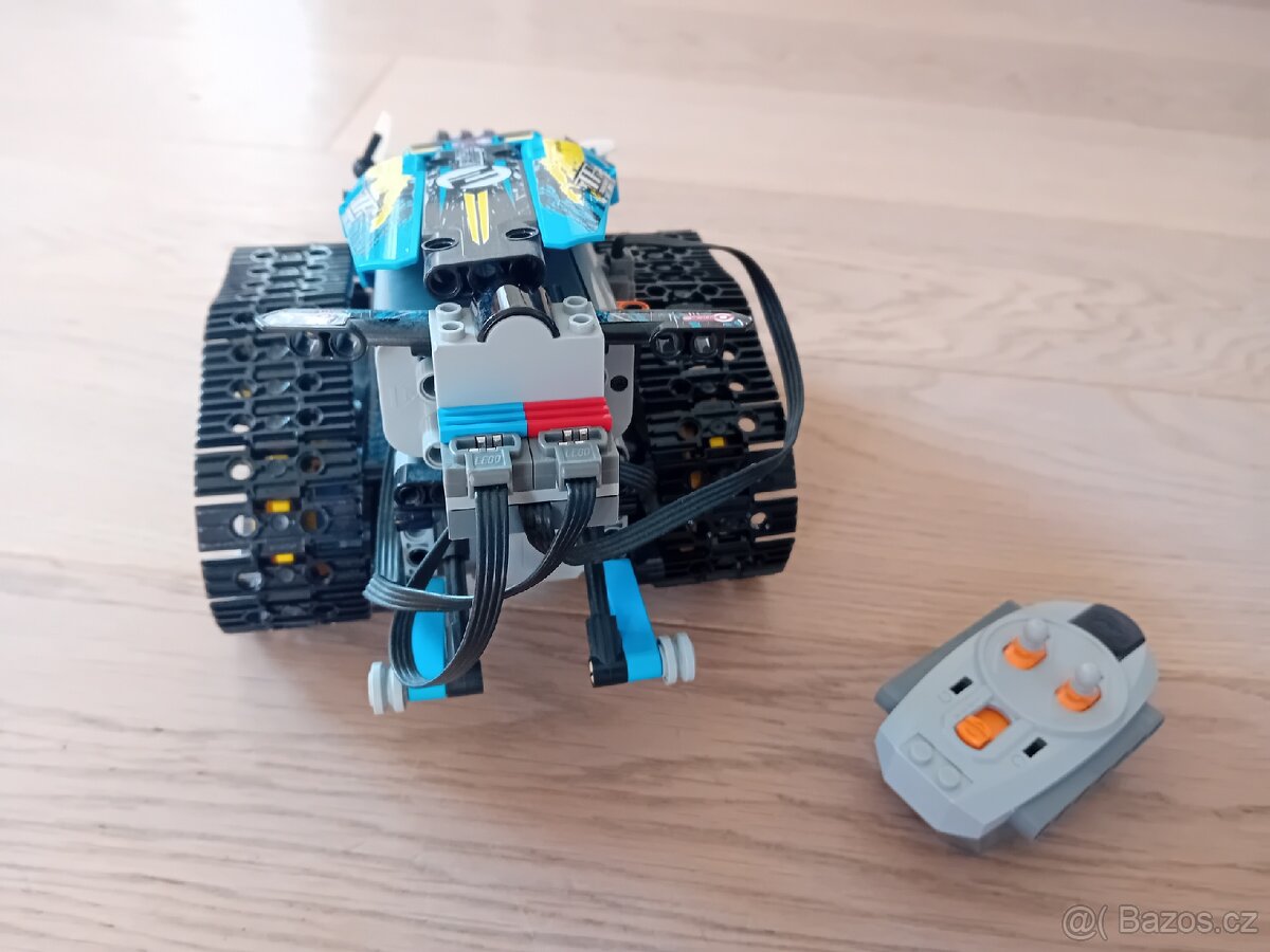 Lego Technic Kaskadérské auto na dálkové ovládání - 6