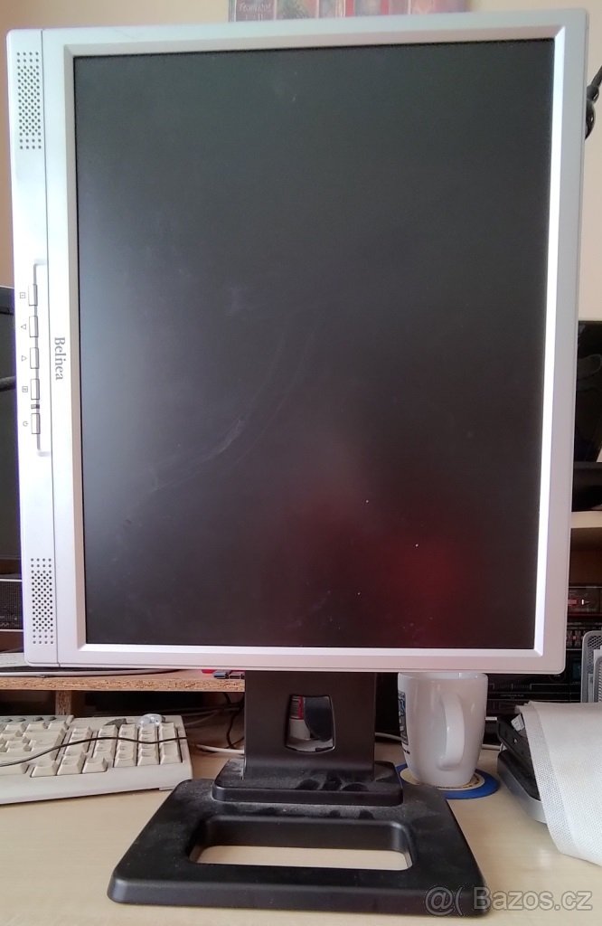 Prodám monitory Fujitsu, 2x MaxData, DELL - 6