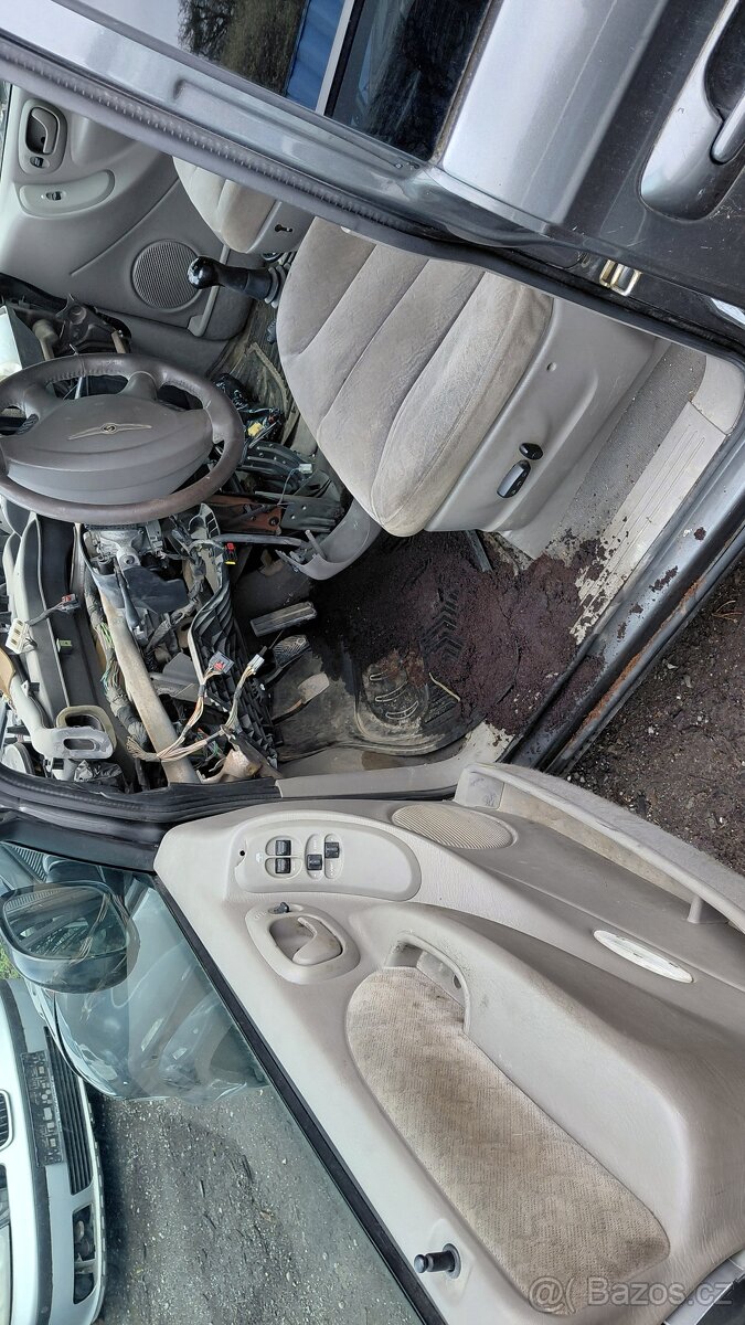 Chrysler Voyager dily - 6