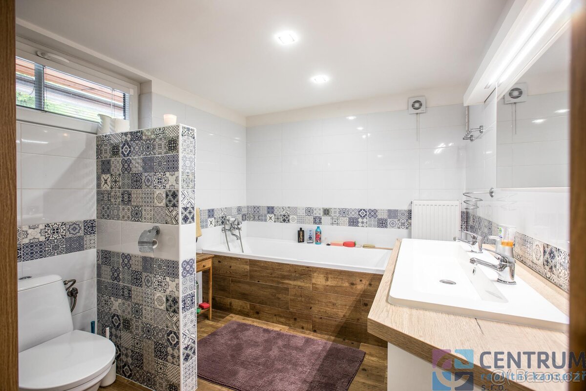 Prodej rodinného domu 250 m2, pozemek 1206 m2 - 6