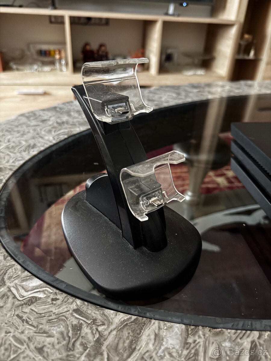 PS4 Pro CUH-7116B 1TB + Příslušenství - 6
