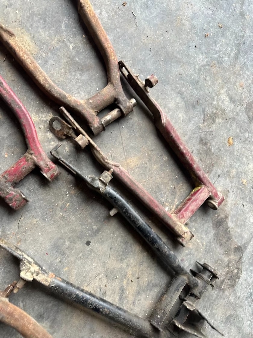 Predám zadní kyvná vidlice na motocykle JAWA ČZ 175 250 350 - 6