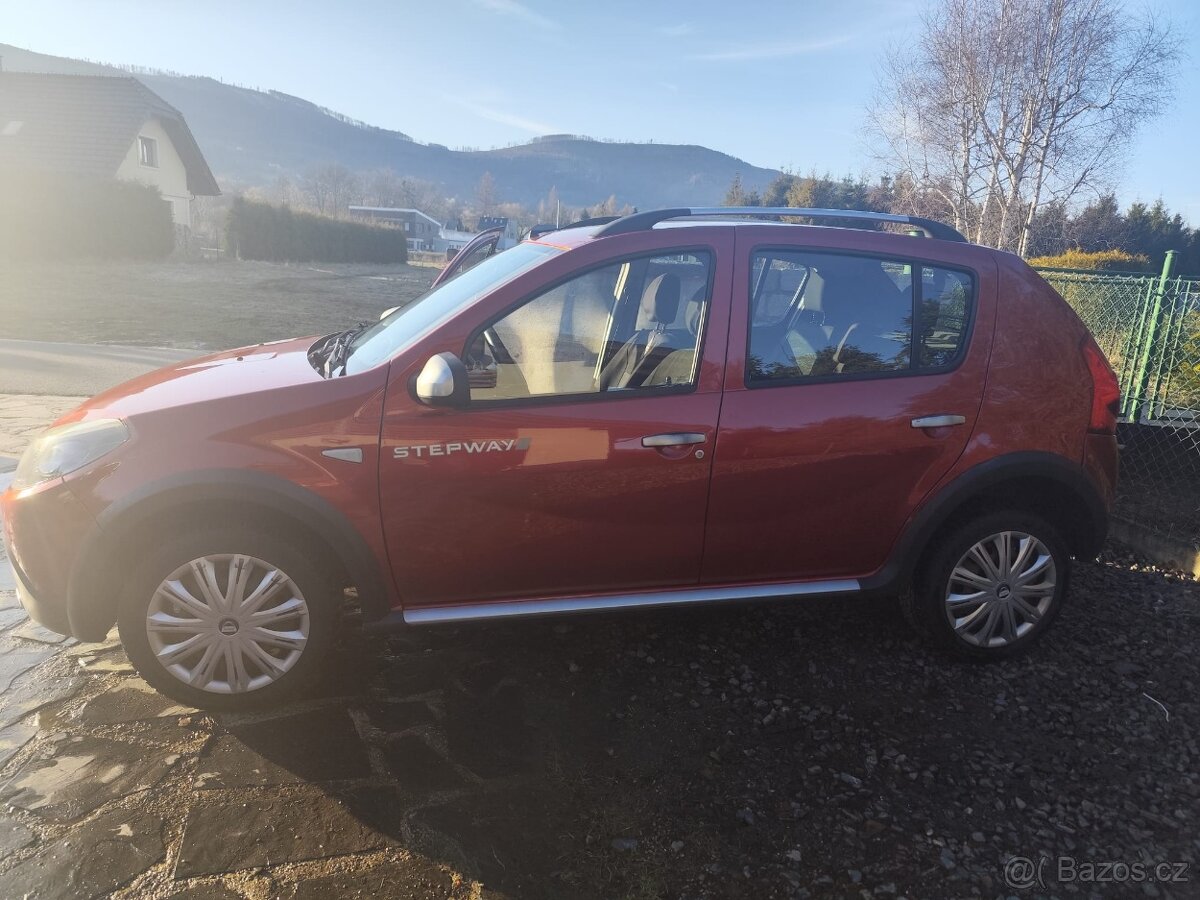 DACIA SANDERO STEPWAY 1,6 kw - 6