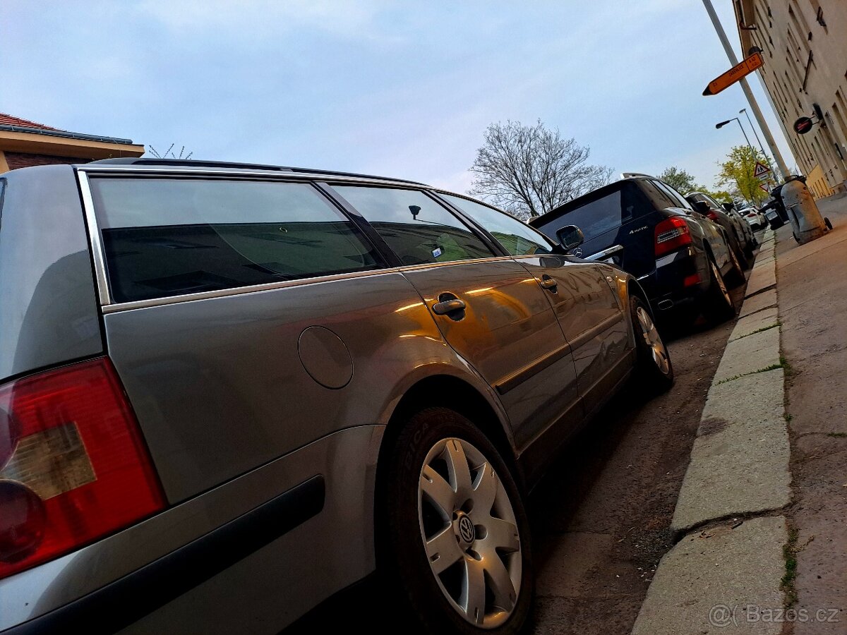VW PASSAT VARIANT COMBI 1.9.TDI 2004 - 6