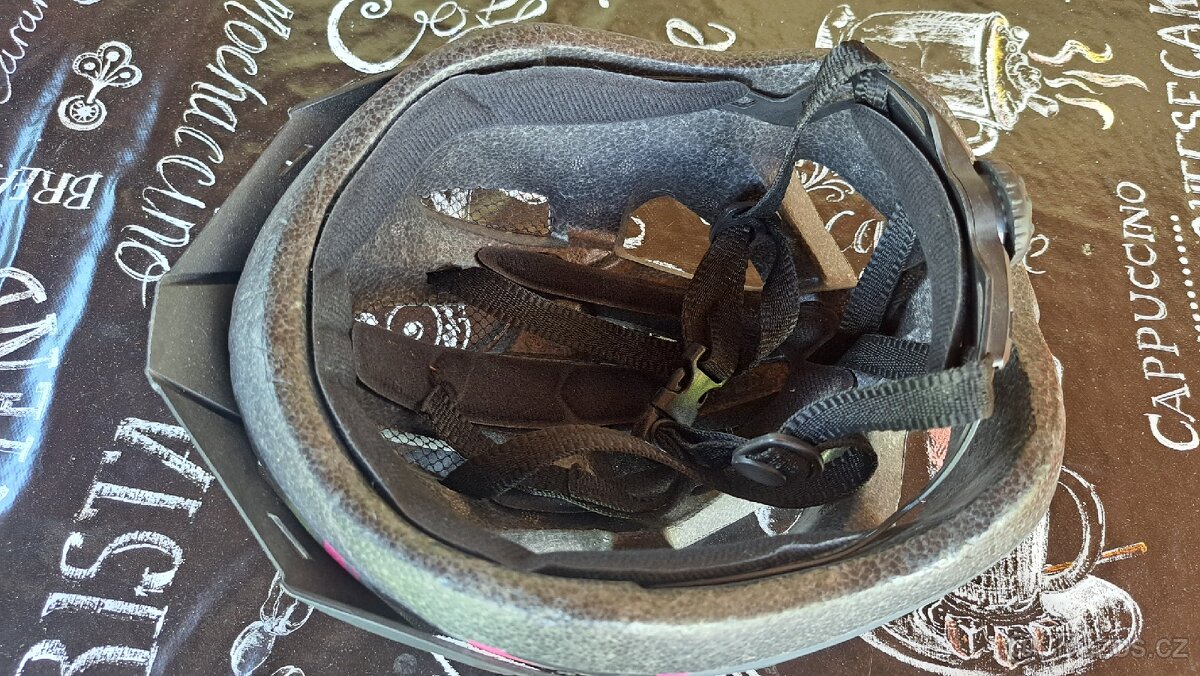 Přilba ( helma) na kolo. - 6