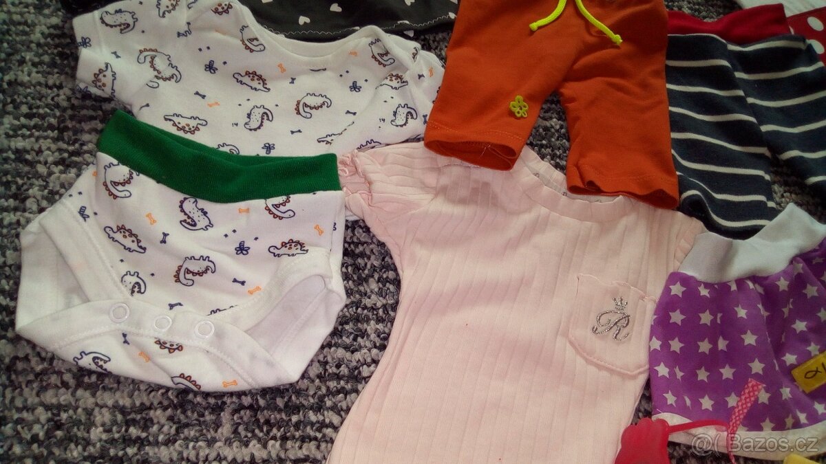 Oblečení,doplňky pro panenky /BB/,cena celkem - 6