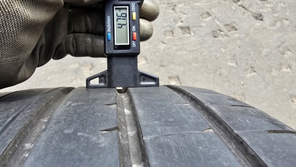 Letní pneu 235/35/19 Good Year - 6