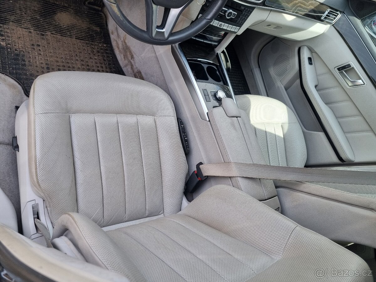 Mecedes Benz E-300 212 k - 6