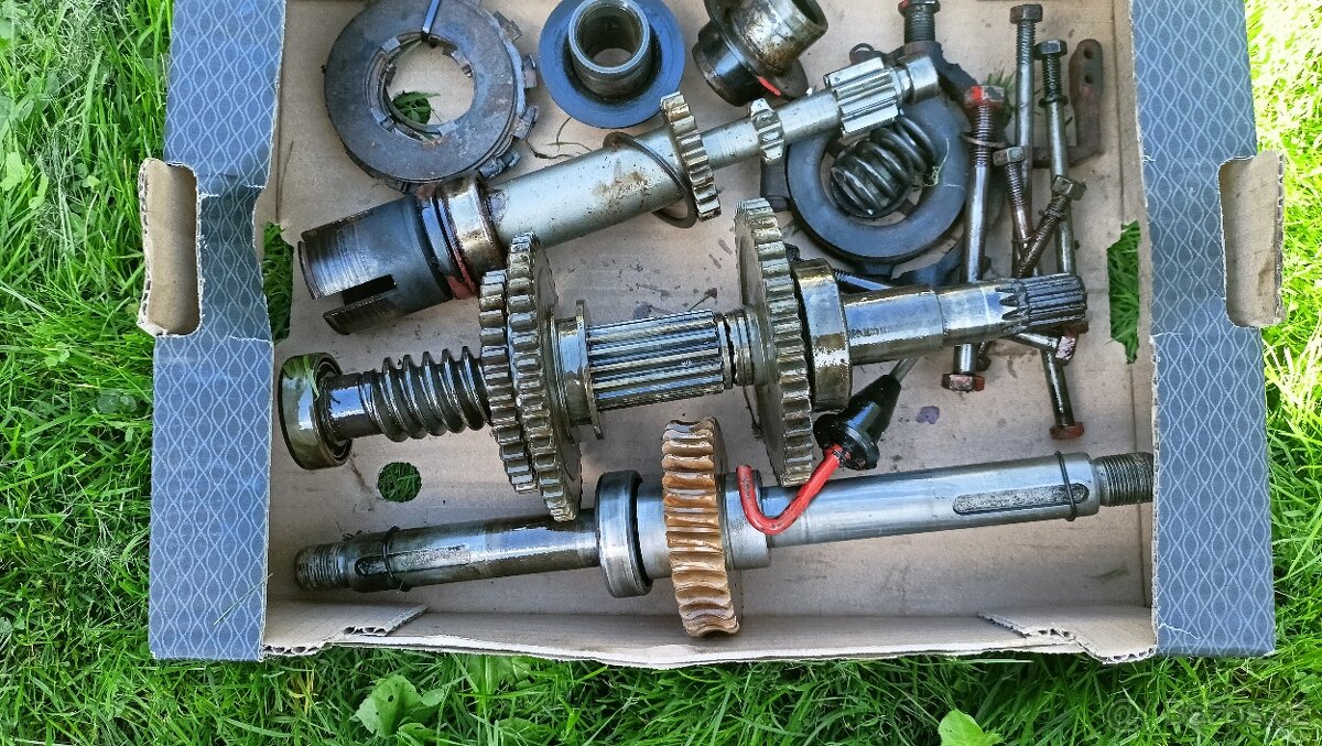 Mf-70 (MF70)- náhradní dily - 6