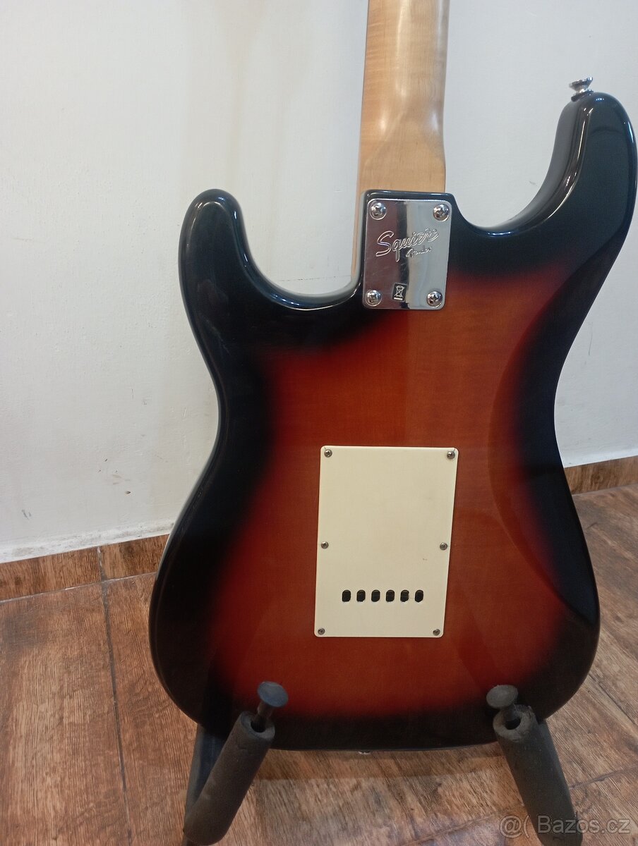 Elektrická kytara Squier Fender - 6