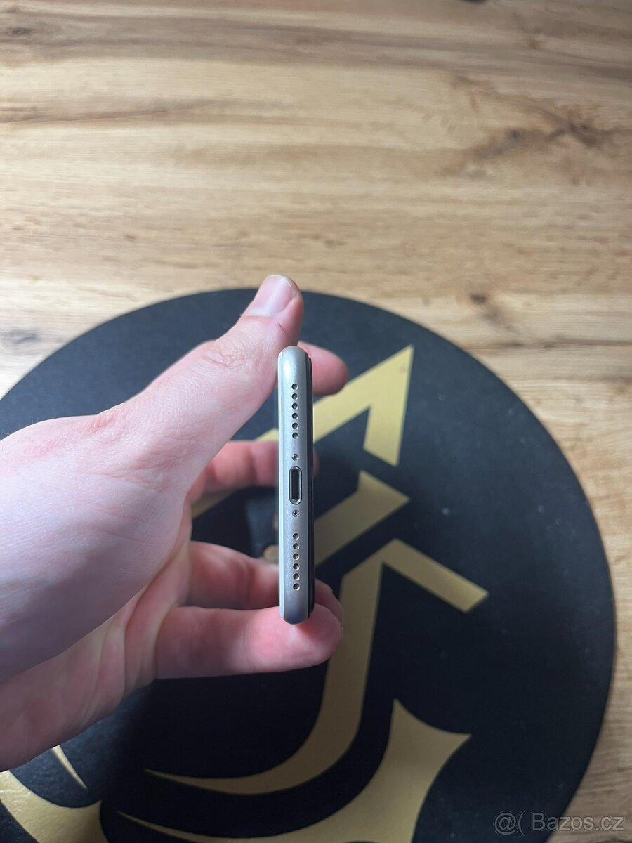 Apple iPhone SE (2022) — 64 GB Baterie 99% + 6měsíců záruky - 6