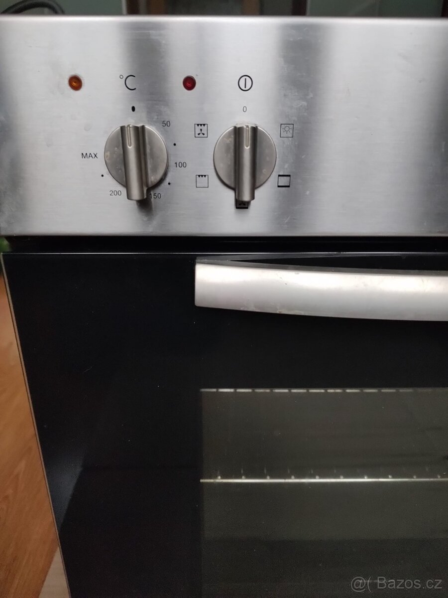 Digestoř, horkovzdušná trouba, plynová deska - 6