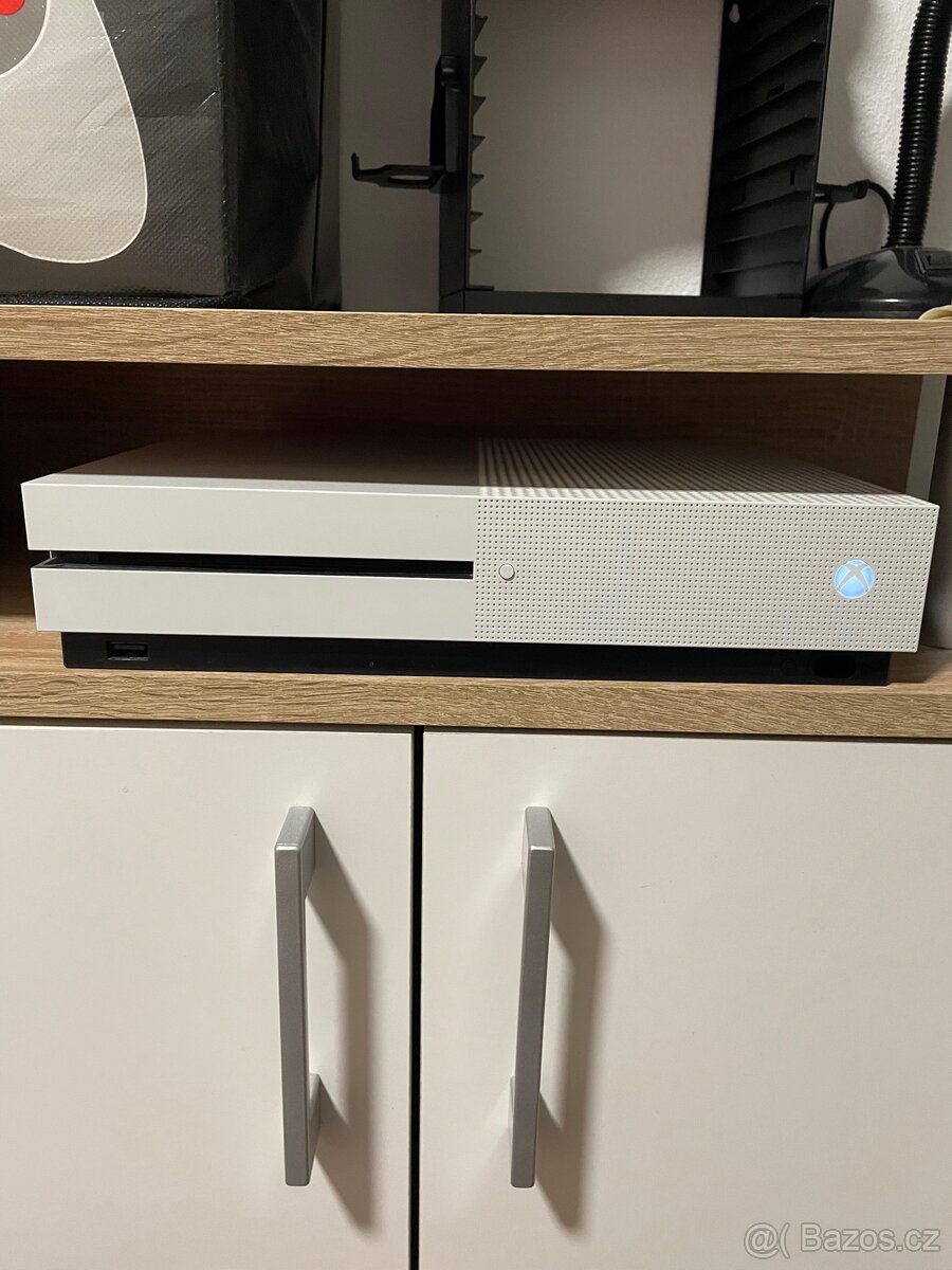 Xbox one s s hrama a volantem - 6