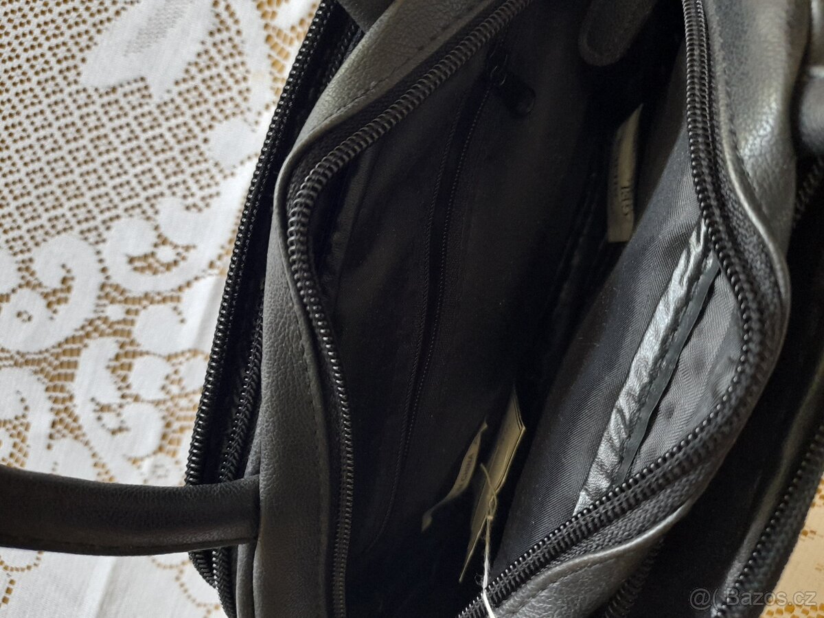 malá černá kabelka - 6